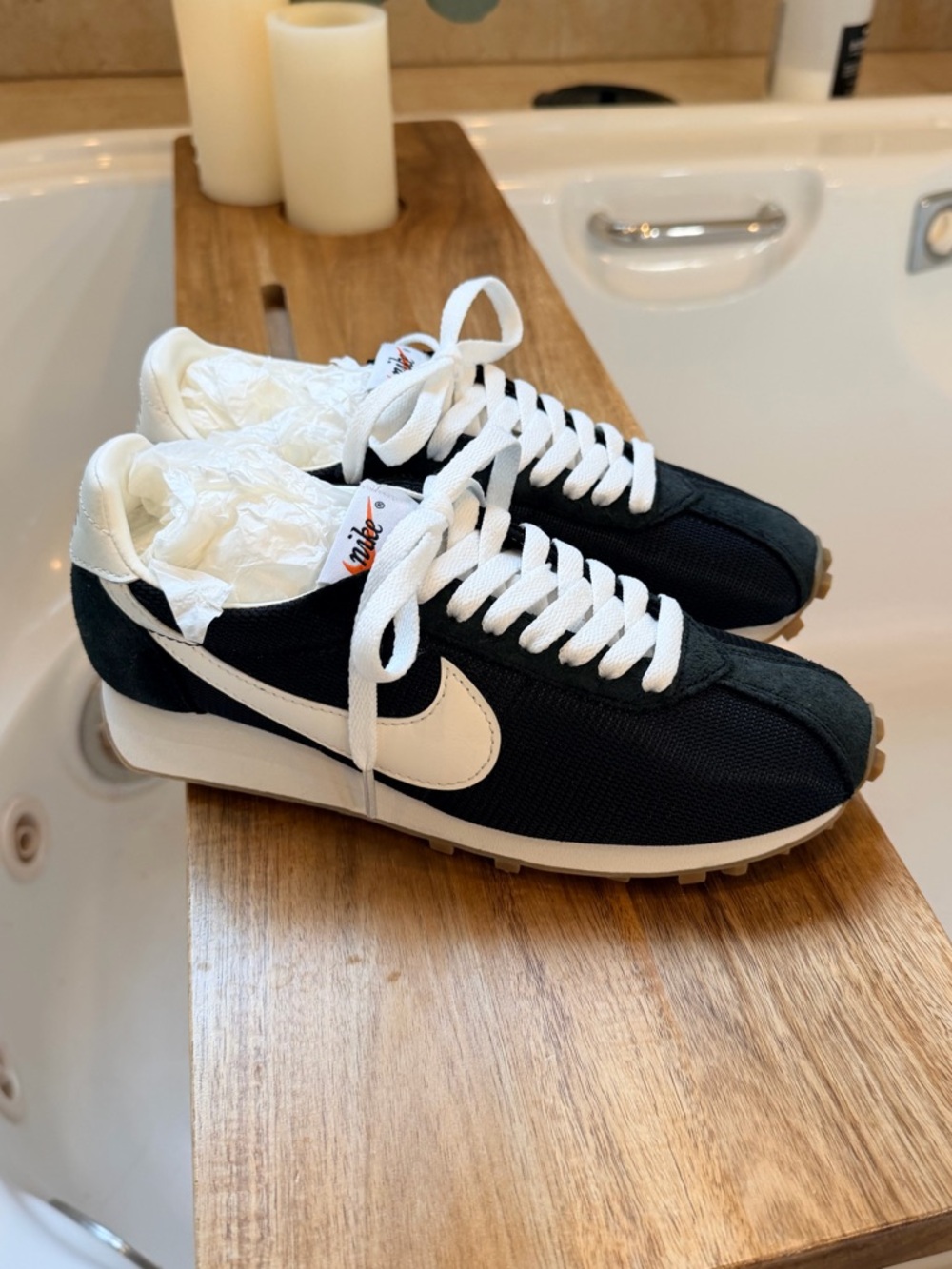 Size 8.5 - Nike LD 1000 Black Sail Gum
Womens HF3227-001